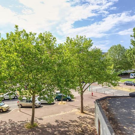 L'Elysee - Easy Check-In - Arrivee Autonome - Place Parking Privative - T2 Surequipe - Wifi - Netflix Apartamento Courcouronnes Exterior foto
