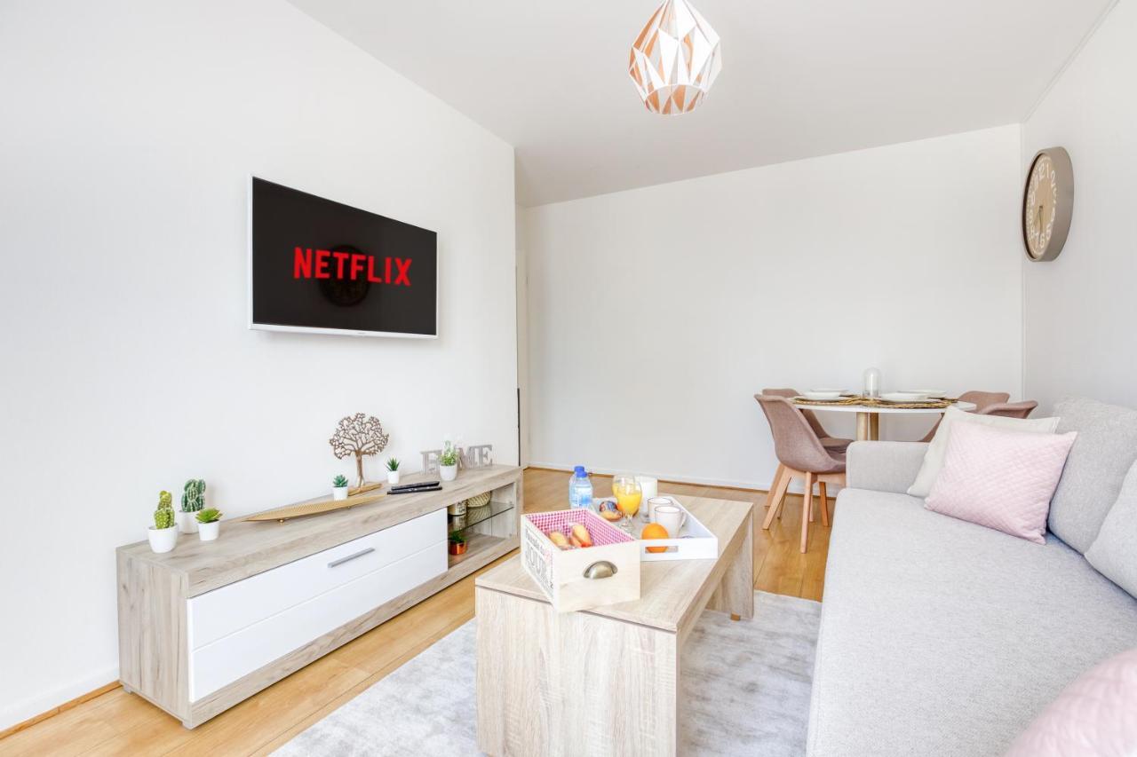 L'Elysee - Easy Check-In - Arrivee Autonome - Place Parking Privative - T2 Surequipe - Wifi - Netflix Apartamento Courcouronnes Exterior foto