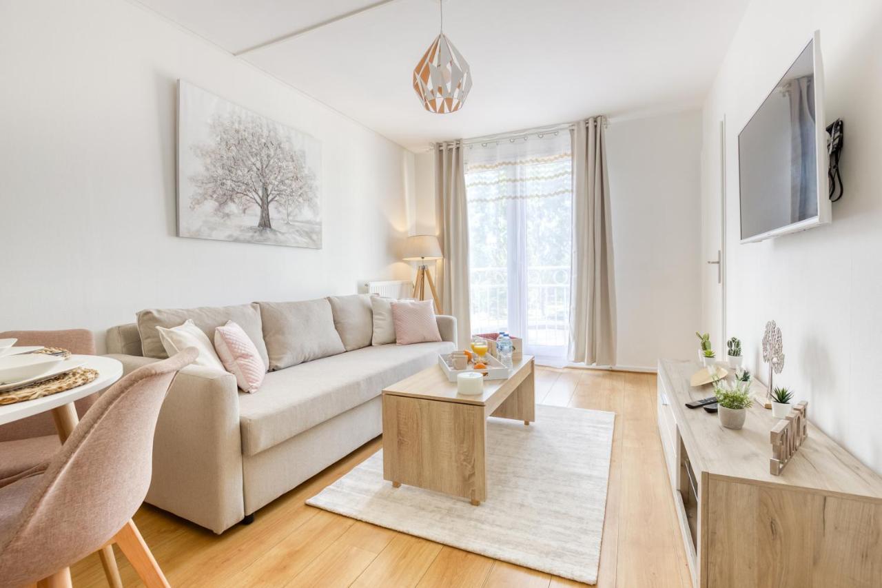 L'Elysee - Easy Check-In - Arrivee Autonome - Place Parking Privative - T2 Surequipe - Wifi - Netflix Apartamento Courcouronnes Exterior foto